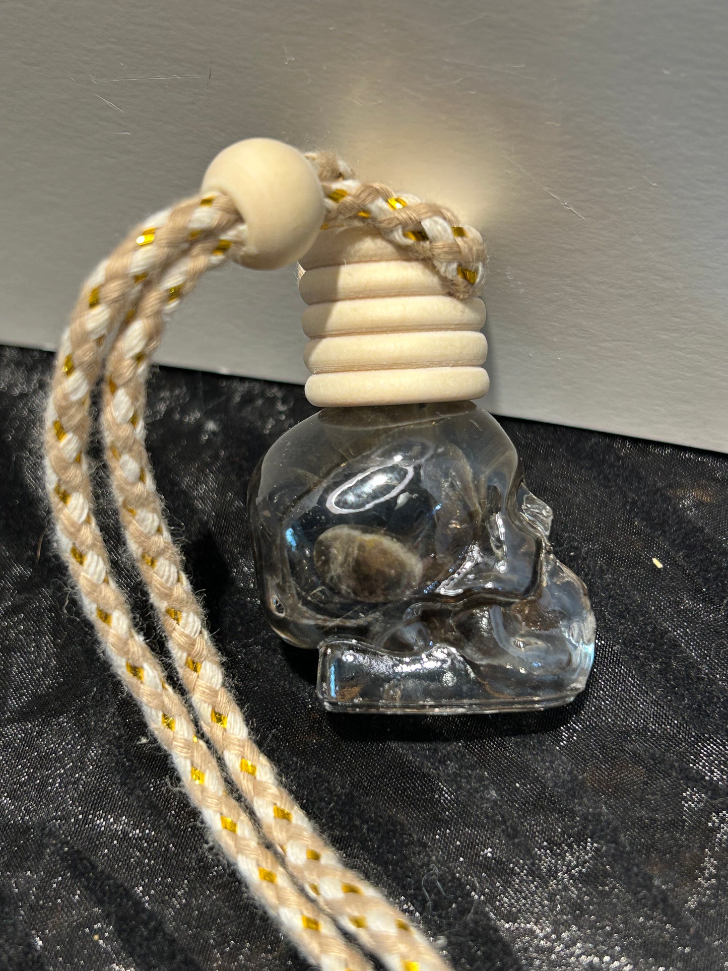 Skull Essential Oil Diffuser With Crystal Chips For Car
